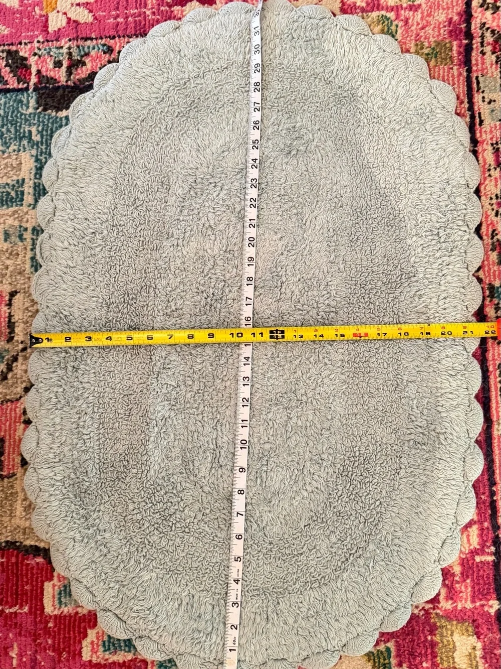 Plush Oval Bath Rug in mint aqua green   - Soft Scalloped Edge 21” x 32“